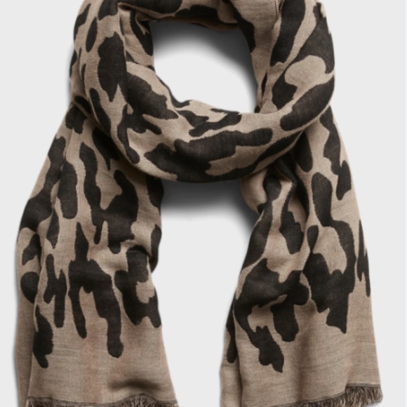 Banana Republic  Leopard Wool Cotton Scarf - Picture 1 of 9
